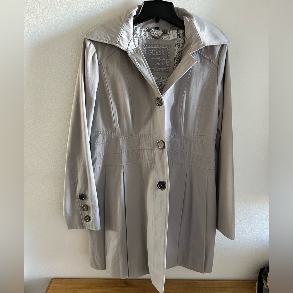 Women’s Guess light weight jacket/raincoat